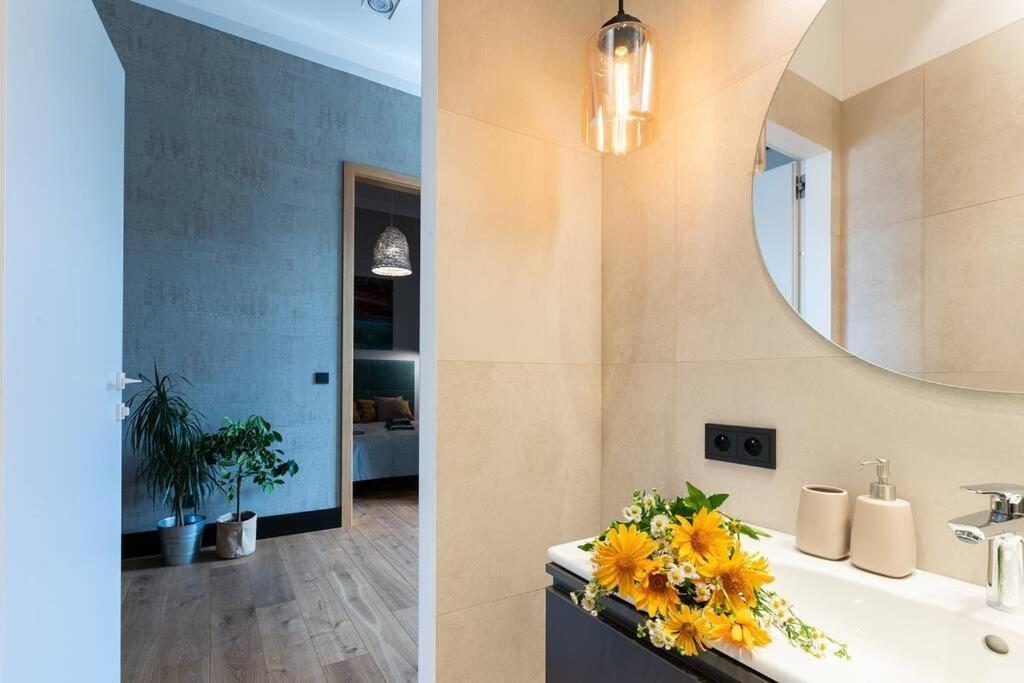 Elegant Apartment Luminis In Krakow'S Old City Buitenkant foto